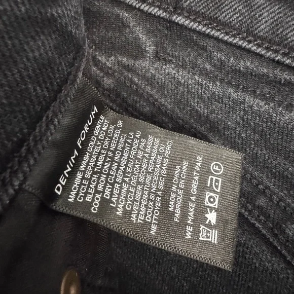 Aritzia Denim Forum The Yoko High Rise Slim Black Straight Jeans Size 25 - Picture 11 of 11